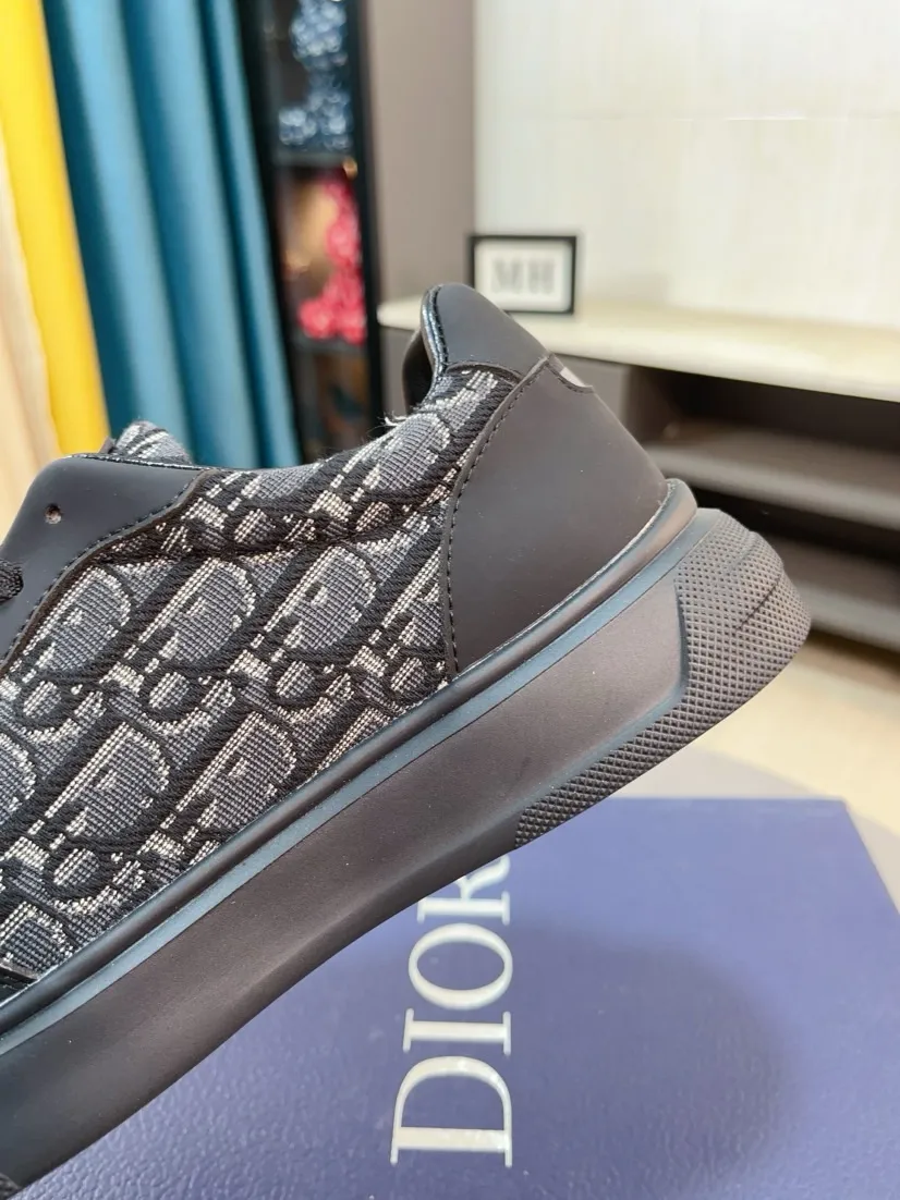 Men's shoes 💰400🌹🌹【Dior】Best-selling official website world premiere 🔝High-end men's shoes brand official website latest series: uppers are made of imported cowhide with special fabrics➕mesh breathable lining. Make walking more convenient and comfortable! Compared with the official quality, Midea’s 1:1 replica. Create a fashionable personality to set off your uniqueness! A must-have for trendy men! Classic style. Men's sizes: 38-44.